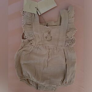Elegant baby organics romper 6-9 month